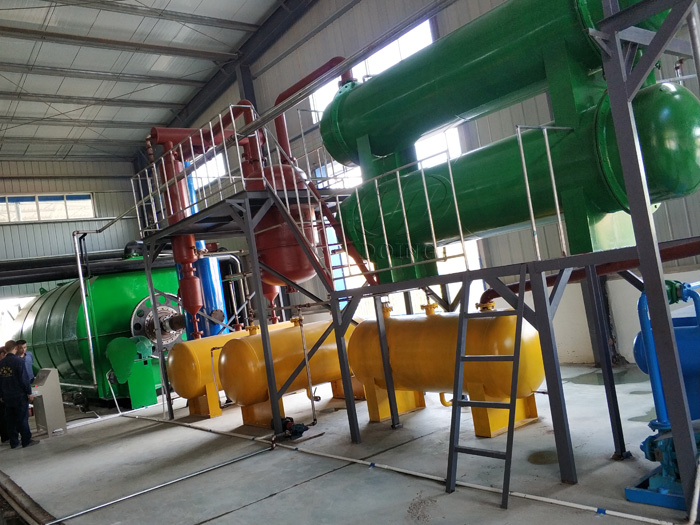 Four sets 12T waste tire pyrolysis equipment installed in Hubei, China