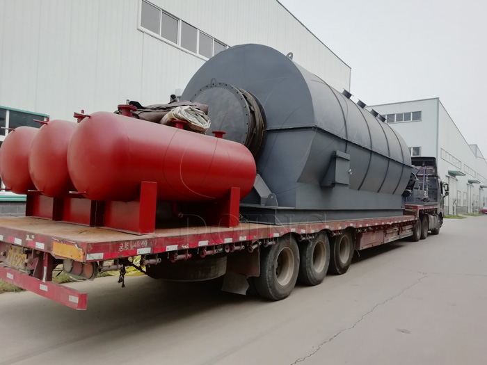 6 sets waste tyre recycling to oil pyrolysis plant were sent to Fujian, China