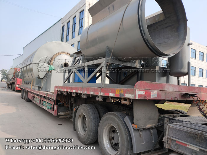 Two sets 12T waste plastic pyrolysis plant were delivered to Burkina Faso