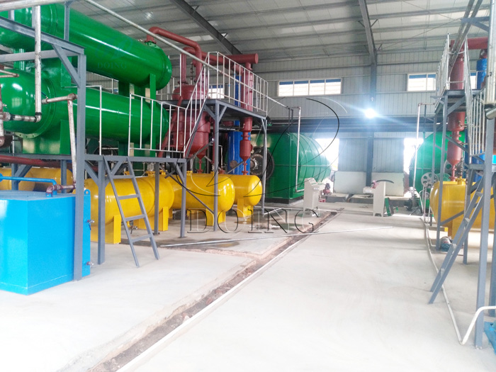 4 sets plastic pyrolysis recycling to oil machines installed in Hubei, China