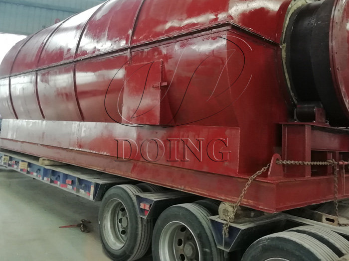 One 12 T/D pyrolysis plant for waste disposal recycling tires delivered to Guangxi, China
